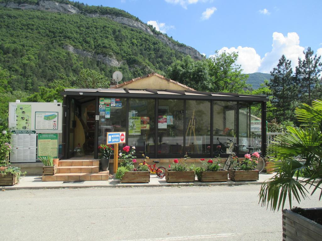 Les Acacias Hotel Vercheny Exterior foto
